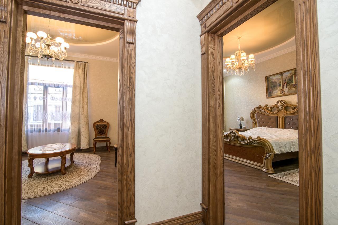Panskiy Dvir Chernivtsi Exterior photo